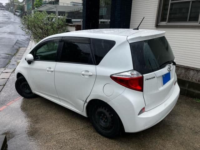 Car thumbnail 3