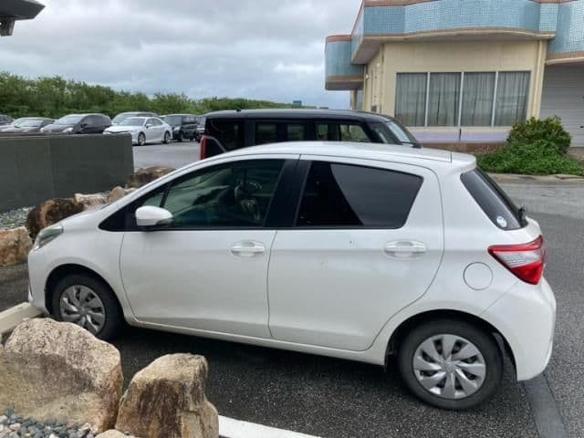 Car thumbnail 3