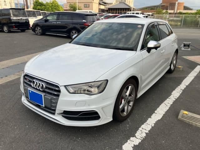 Car image 1