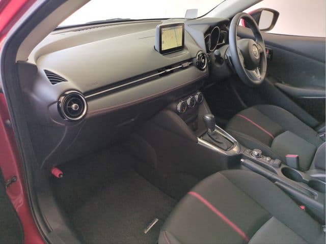 Car thumbnail 3