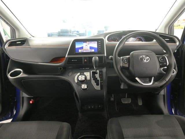 Car thumbnail 3