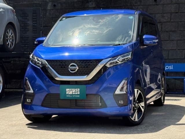 NISSAN