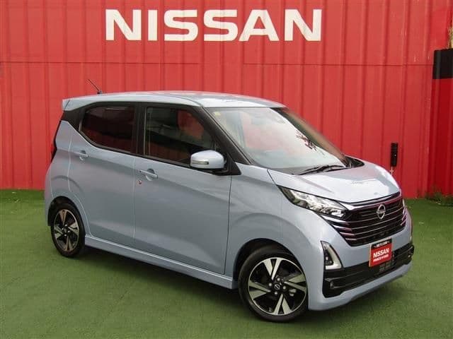 NISSAN