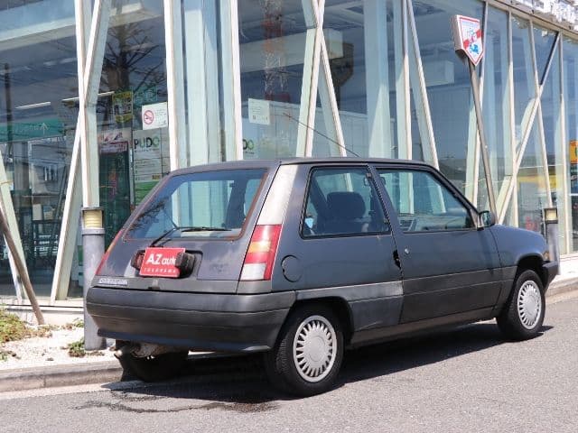 Car thumbnail 3