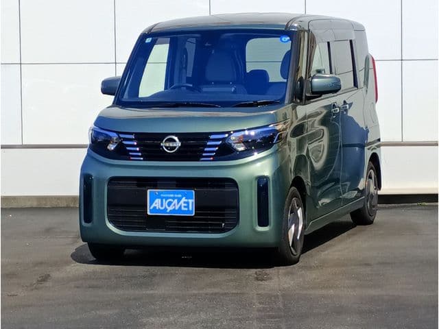 NISSAN