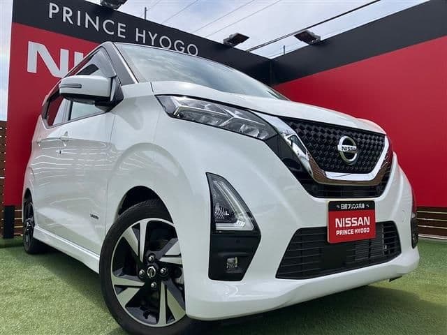 NISSAN