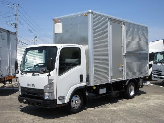 ISUZU