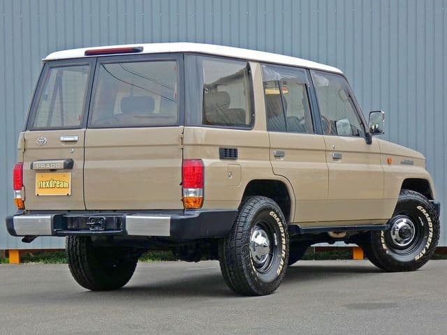 Car thumbnail 4