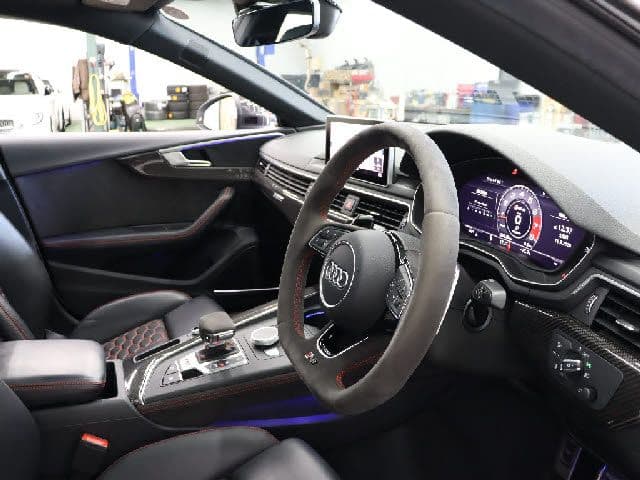 Car thumbnail 4