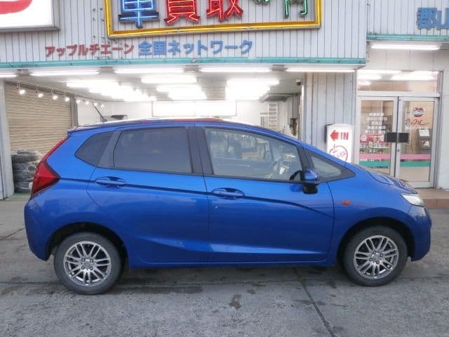 Car thumbnail 4