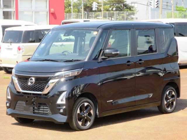 NISSAN