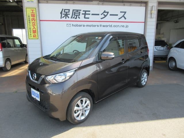 NISSAN