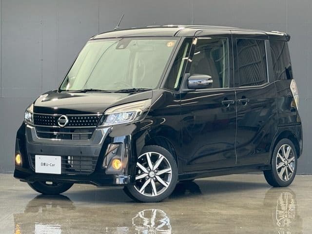 NISSAN