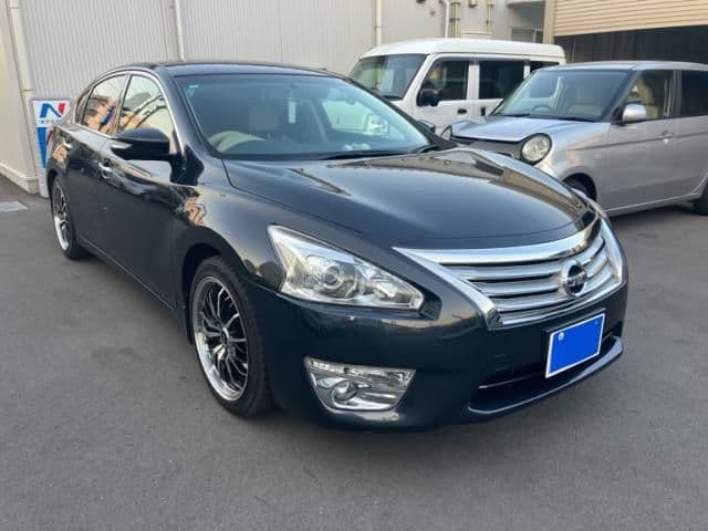 NISSAN