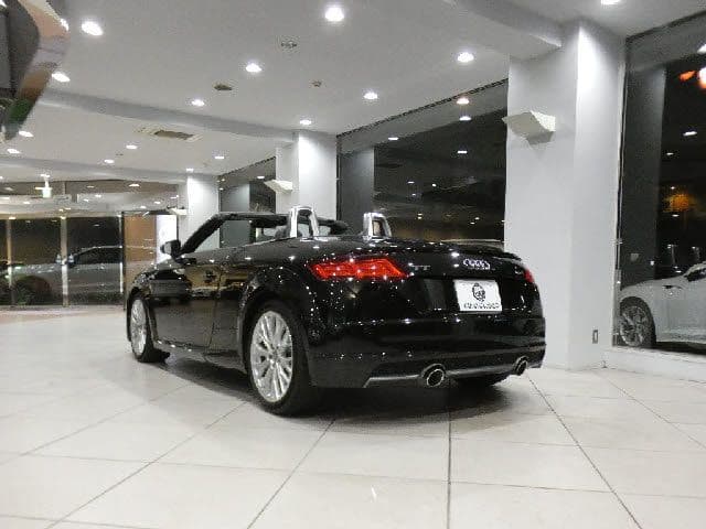 Car thumbnail 4