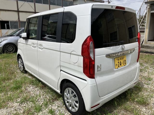 Car thumbnail 3