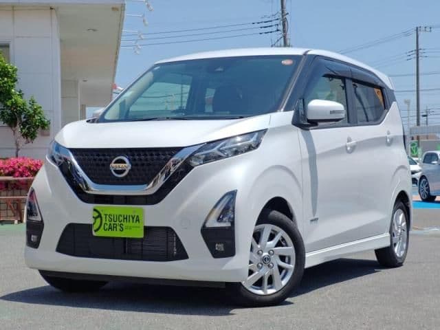 NISSAN