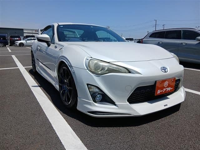 Car image 1