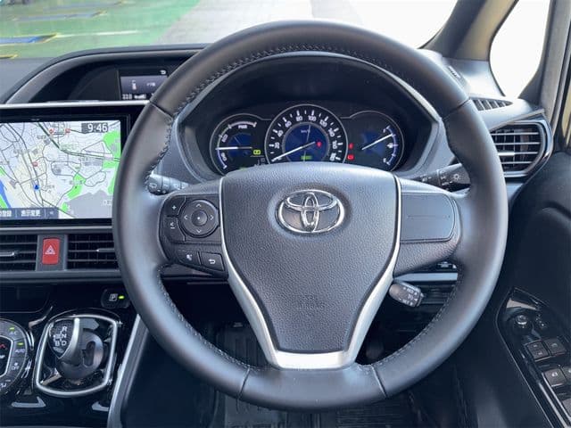Car thumbnail 3