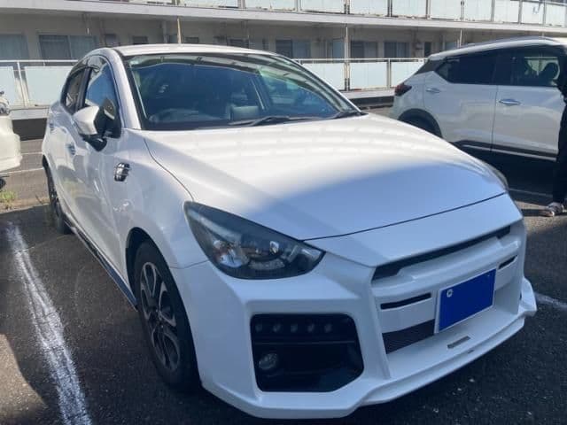 Car thumbnail 3
