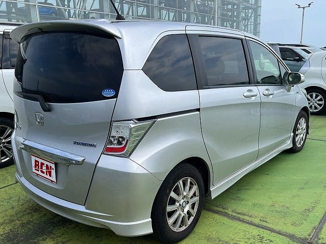 Car thumbnail 3