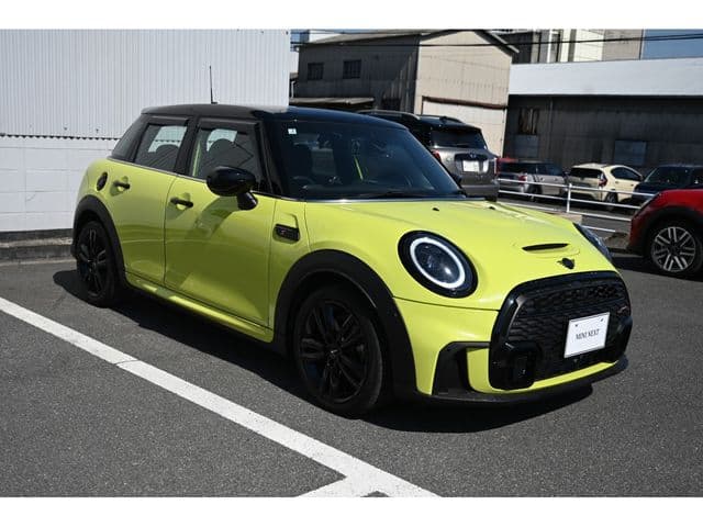 Car thumbnail 3