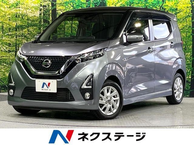 NISSAN