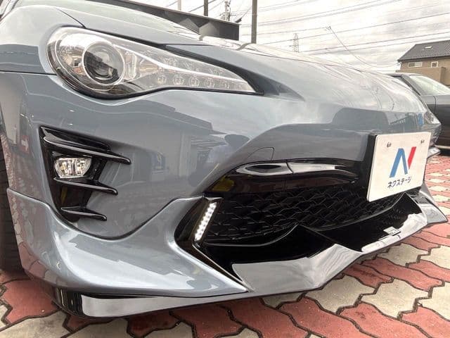 Car thumbnail 4