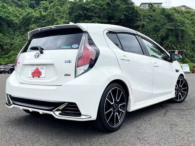 Car thumbnail 3