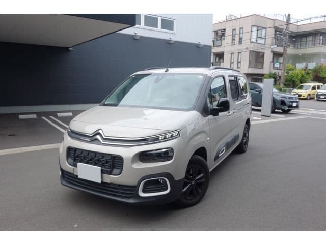 Car image 1