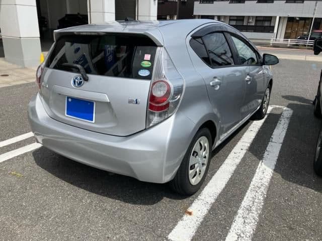 Car thumbnail 3