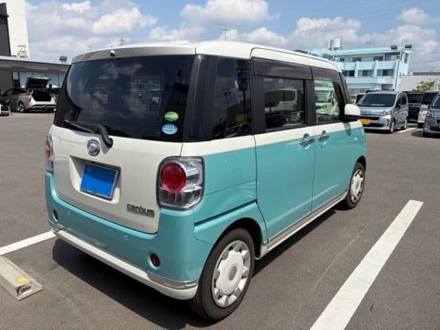 Car thumbnail 4