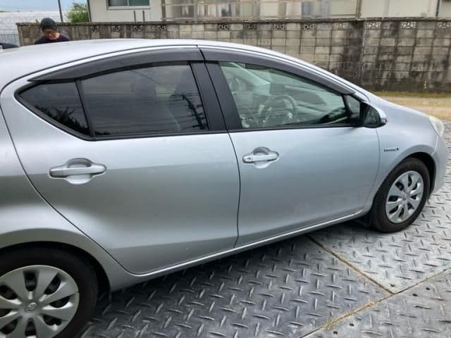 Car thumbnail 4