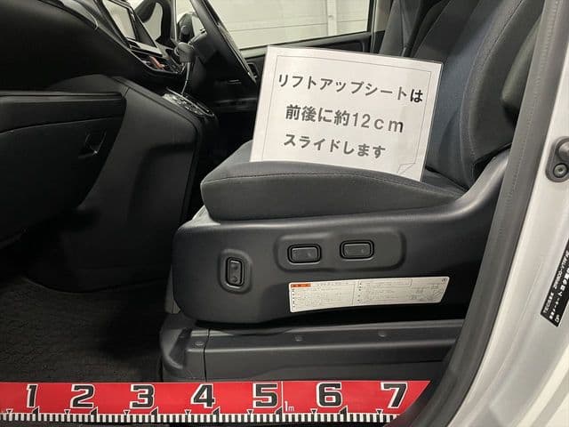 Car thumbnail 8
