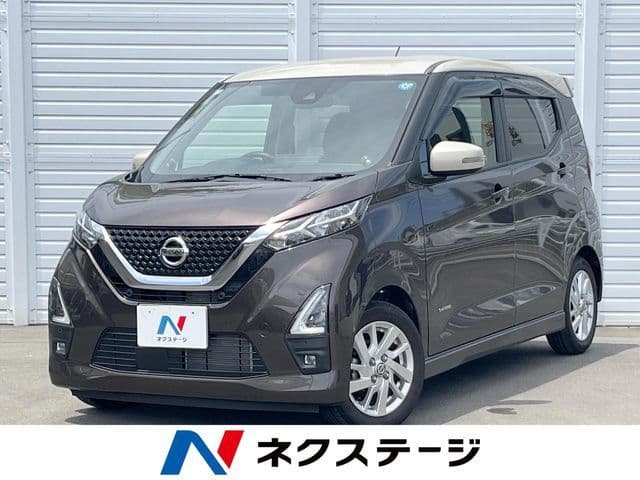 NISSAN