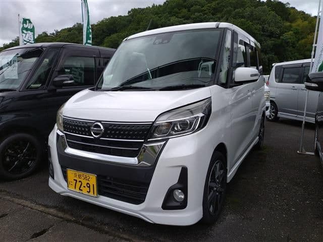 NISSAN