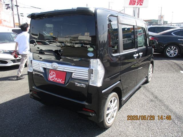 Car thumbnail 3
