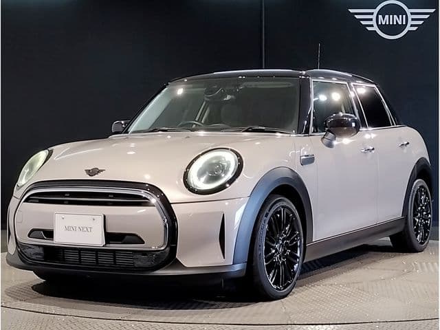 Car image 1