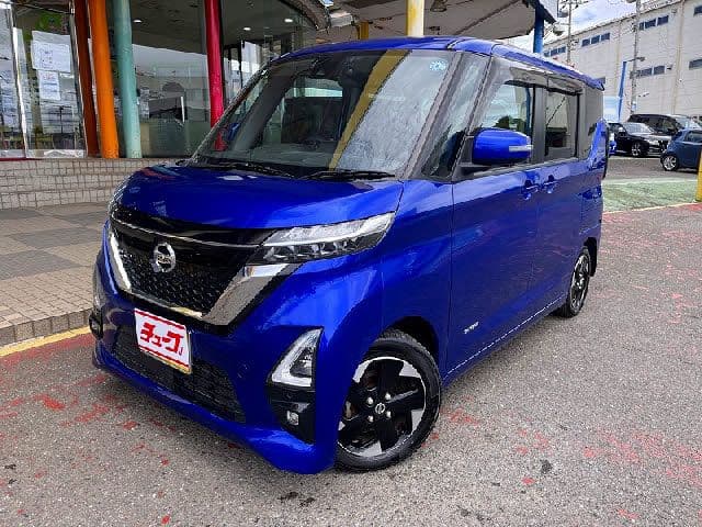 NISSAN