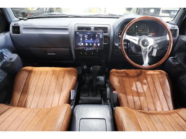 Car thumbnail 4