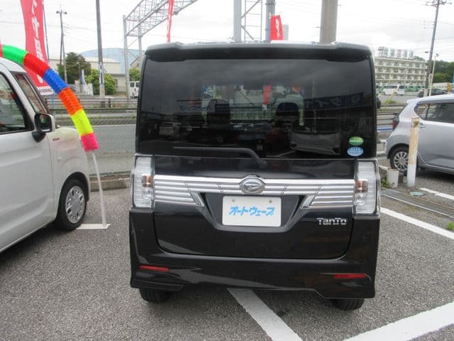 Car thumbnail 4