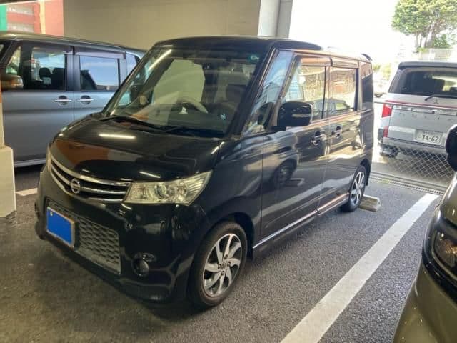 NISSAN