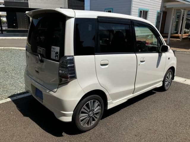 Car thumbnail 4