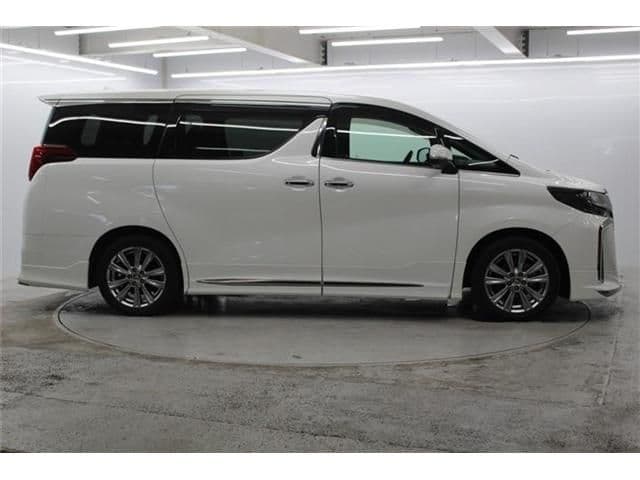 Car thumbnail 4