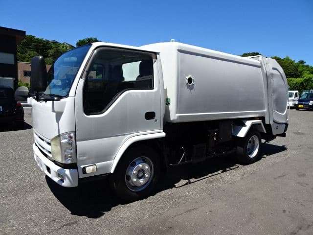 ISUZU