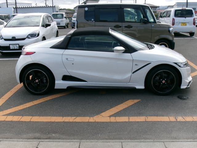 Car thumbnail 4
