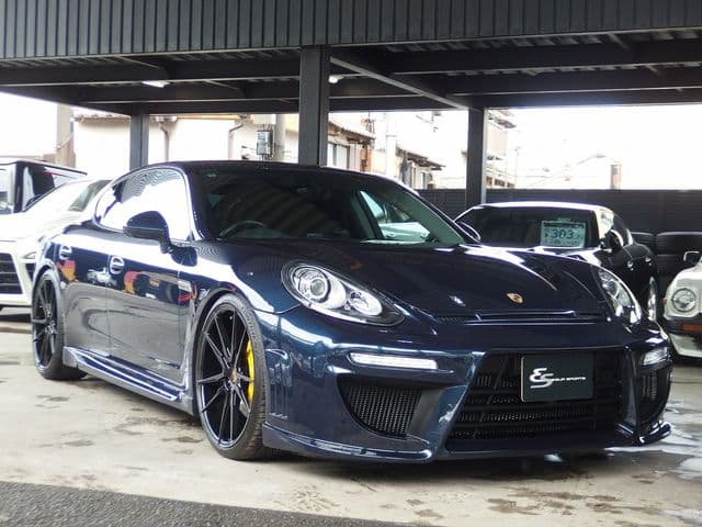 PORSCHE