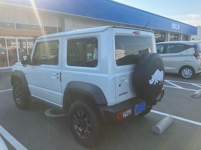 Car thumbnail 3