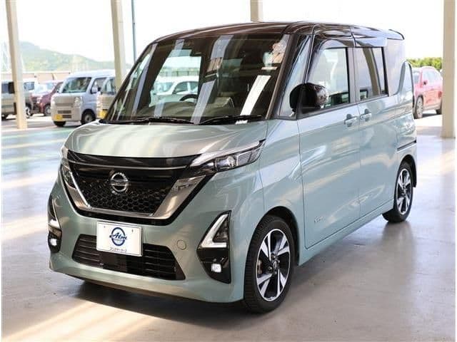 NISSAN