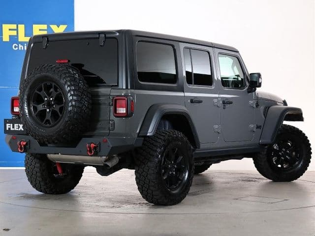 Car thumbnail 4